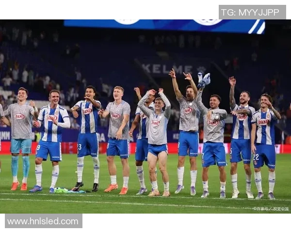 兰斯与史特拉斯堡足球对决精彩回顾及赛季展望分析